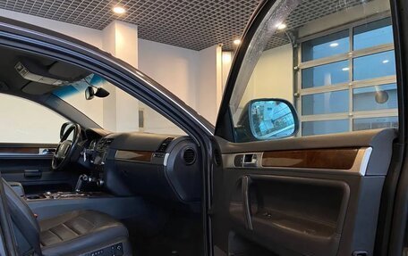 Volkswagen Touareg III, 2007 год, 1 295 000 рублей, 26 фотография