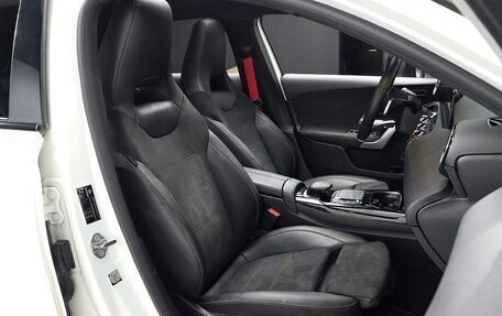 Mercedes-Benz A-Класс AMG, 2021 год, 2 850 006 рублей, 10 фотография