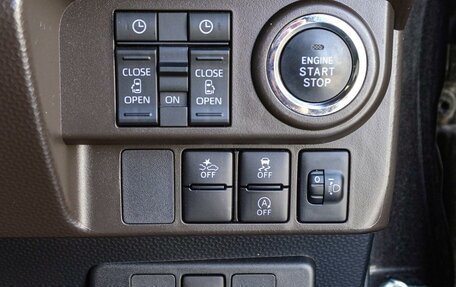 Toyota Roomy I, 2021 год, 1 350 000 рублей, 19 фотография
