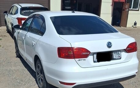Volkswagen Jetta VI, 2013 год, 1 050 000 рублей, 2 фотография