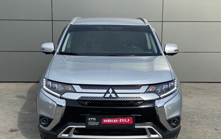 Mitsubishi Outlander III рестайлинг 3, 2021 год, 3 675 000 рублей, 2 фотография