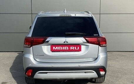 Mitsubishi Outlander III рестайлинг 3, 2021 год, 3 675 000 рублей, 7 фотография