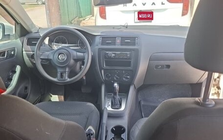 Volkswagen Jetta VI, 2013 год, 1 050 000 рублей, 4 фотография
