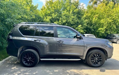 Toyota Land Cruiser Prado 150 рестайлинг 2, 2021 год, 5 700 000 рублей, 5 фотография