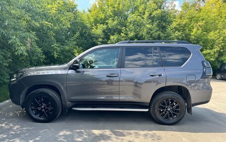 Toyota Land Cruiser Prado 150 рестайлинг 2, 2021 год, 5 700 000 рублей, 9 фотография