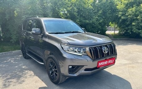 Toyota Land Cruiser Prado 150 рестайлинг 2, 2021 год, 5 700 000 рублей, 4 фотография