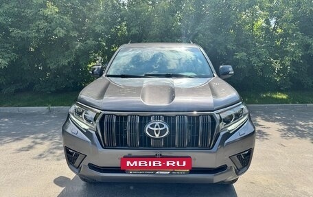 Toyota Land Cruiser Prado 150 рестайлинг 2, 2021 год, 5 700 000 рублей, 3 фотография