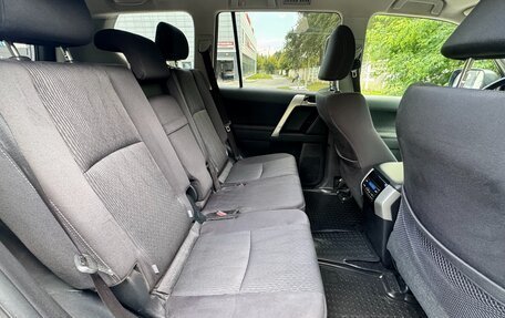 Toyota Land Cruiser Prado 150 рестайлинг 2, 2021 год, 5 700 000 рублей, 13 фотография