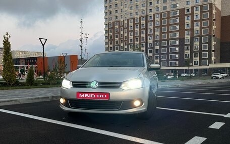 Volkswagen Polo VI (EU Market), 2013 год, 900 000 рублей, 1 фотография