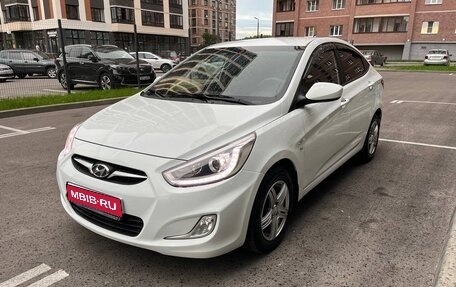 Hyundai Solaris II рестайлинг, 2013 год, 950 000 рублей, 1 фотография