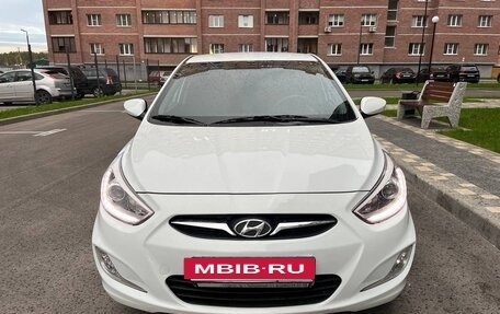 Hyundai Solaris II рестайлинг, 2013 год, 950 000 рублей, 2 фотография