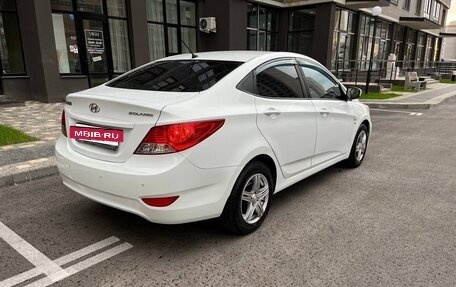 Hyundai Solaris II рестайлинг, 2013 год, 950 000 рублей, 5 фотография