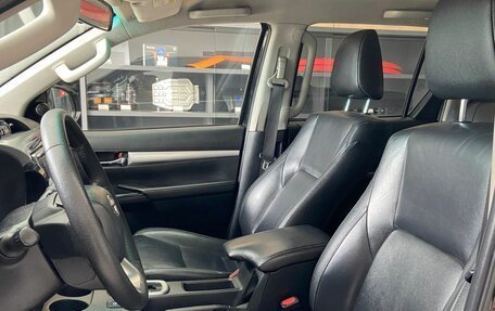 Toyota Hilux VIII, 2015 год, 2 750 000 рублей, 13 фотография