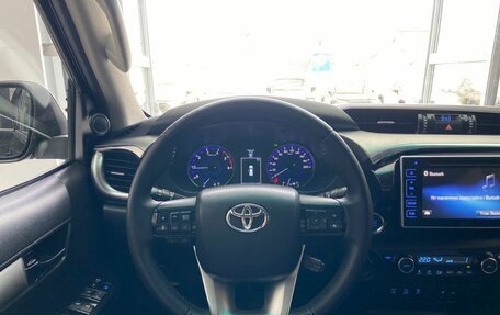Toyota Hilux VIII, 2015 год, 2 750 000 рублей, 16 фотография