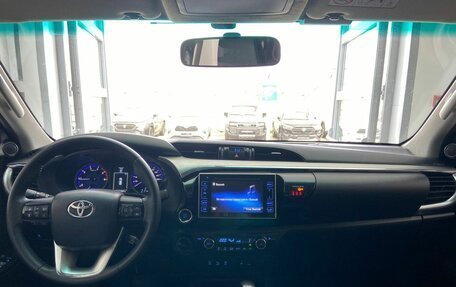 Toyota Hilux VIII, 2015 год, 2 750 000 рублей, 14 фотография