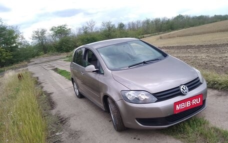 Volkswagen Golf Plus II, 2011 год, 630 000 рублей, 1 фотография