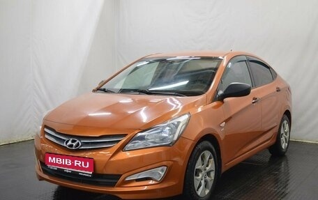 Hyundai Solaris II рестайлинг, 2015 год, 798 000 рублей, 1 фотография