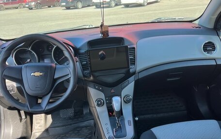 Chevrolet Cruze II, 2012 год, 900 000 рублей, 4 фотография