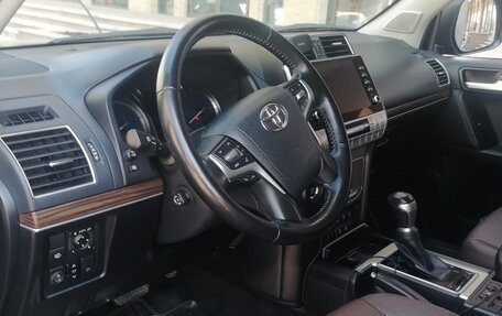 Toyota Land Cruiser Prado 150 рестайлинг 2, 2021 год, 4 099 000 рублей, 3 фотография