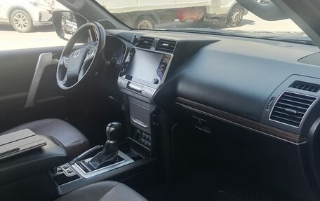 Toyota Land Cruiser Prado 150 рестайлинг 2, 2021 год, 4 099 000 рублей, 7 фотография