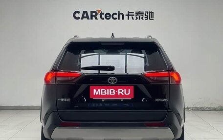 Toyota RAV4, 2023 год, 2 620 000 рублей, 4 фотография
