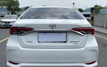 Toyota Corolla, 2021 год, 1 040 000 рублей, 5 фотография