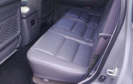 Toyota Land Cruiser 100 рестайлинг 2, 2002 год, 1 750 000 рублей, 6 фотография