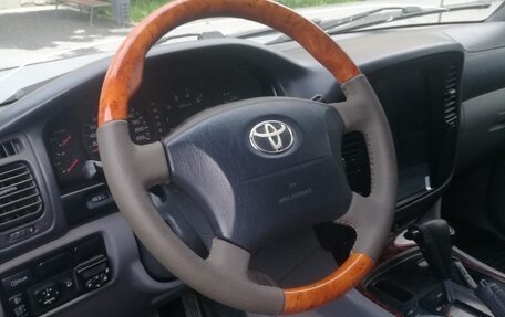 Toyota Land Cruiser 100 рестайлинг 2, 2002 год, 1 750 000 рублей, 11 фотография