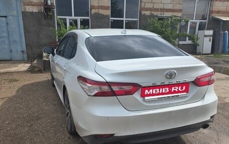 Toyota Camry, 2018 год, 2 550 000 рублей, 2 фотография