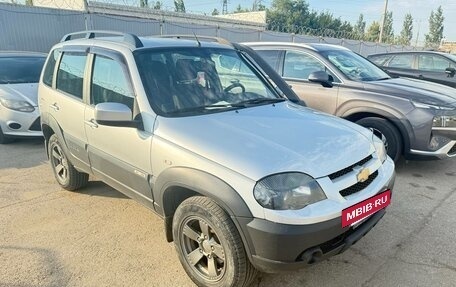 Chevrolet Niva I рестайлинг, 2017 год, 655 000 рублей, 2 фотография