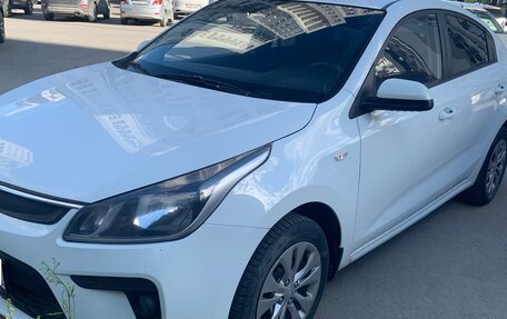 KIA Rio IV, 2018 год, 1 075 000 рублей, 2 фотография