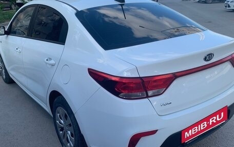 KIA Rio IV, 2018 год, 1 075 000 рублей, 5 фотография