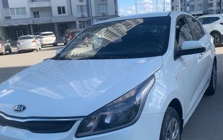 KIA Rio IV, 2018 год, 1 075 000 рублей, 8 фотография