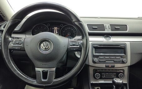 Volkswagen Passat B7, 2011 год, 1 050 000 рублей, 12 фотография
