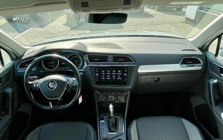 Volkswagen Tiguan II, 2017 год, 2 492 111 рублей, 11 фотография