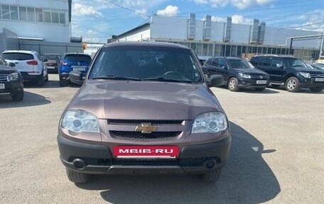 Chevrolet Niva I рестайлинг, 2018 год, 720 000 рублей, 2 фотография