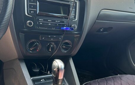 Volkswagen Jetta VI, 2015 год, 1 028 000 рублей, 4 фотография