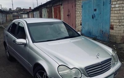 Mercedes-Benz C-Класс, 2004 год, 430 000 рублей, 1 фотография