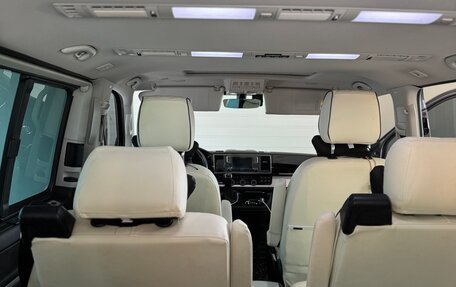Volkswagen Multivan T6 рестайлинг, 2019 год, 4 100 000 рублей, 8 фотография