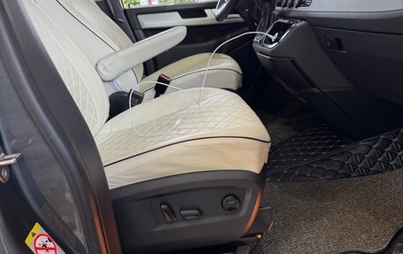 Volkswagen Multivan T6 рестайлинг, 2019 год, 4 100 000 рублей, 16 фотография