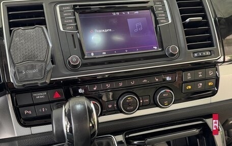 Volkswagen Multivan T6 рестайлинг, 2019 год, 4 100 000 рублей, 11 фотография