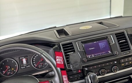 Volkswagen Multivan T6 рестайлинг, 2019 год, 4 100 000 рублей, 17 фотография