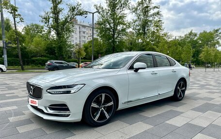 Volvo S90 II рестайлинг, 2019 год, 2 700 000 рублей, 2 фотография