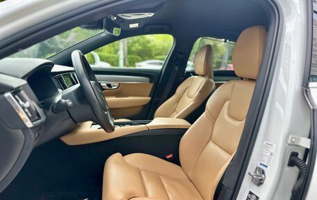 Volvo S90 II рестайлинг, 2019 год, 2 700 000 рублей, 12 фотография