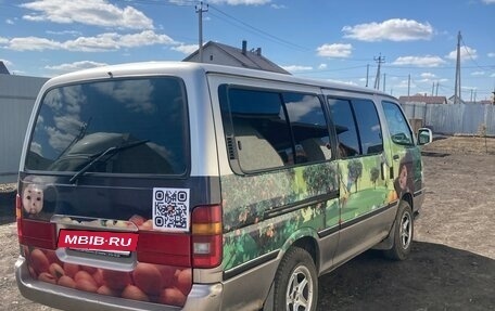 Toyota HiAce H100, 2004 год, 1 000 000 рублей, 2 фотография