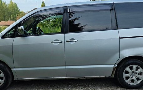 Toyota Noah III, 2002 год, 730 000 рублей, 3 фотография