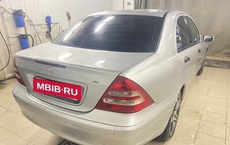Mercedes-Benz C-Класс, 2004 год, 430 000 рублей, 11 фотография