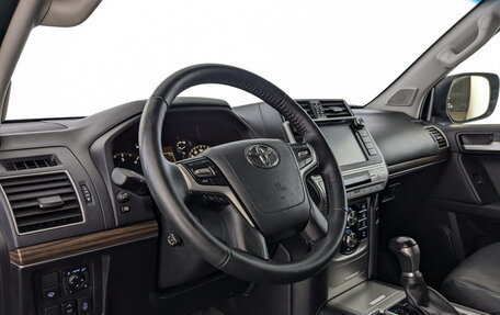 Toyota Land Cruiser Prado 150 рестайлинг 2, 2018 год, 3 950 000 рублей, 16 фотография