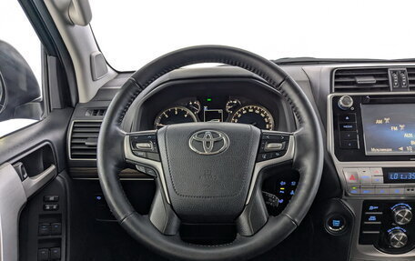 Toyota Land Cruiser Prado 150 рестайлинг 2, 2018 год, 3 950 000 рублей, 22 фотография