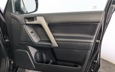 Toyota Land Cruiser Prado 150 рестайлинг 2, 2018 год, 3 950 000 рублей, 26 фотография